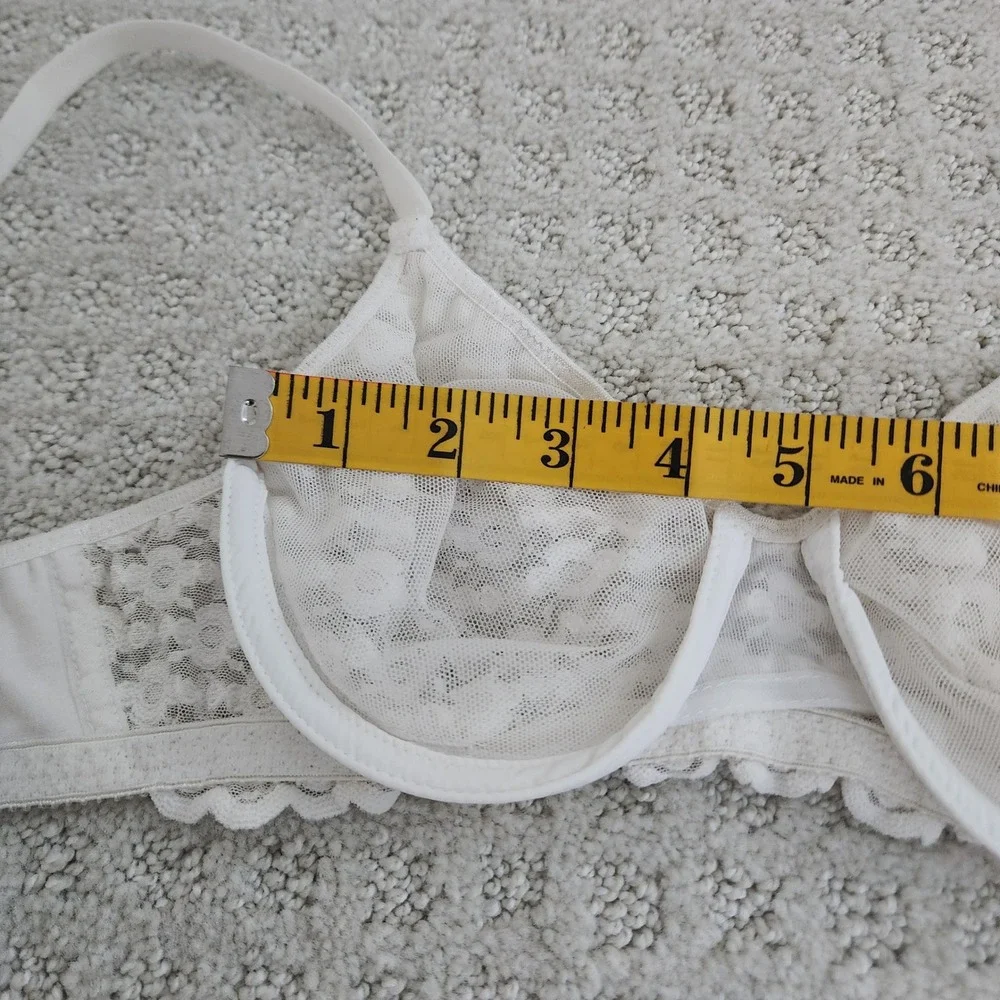 Olga Vintage White Floral Lace Underwire Bra Adjustable Straps size 34A